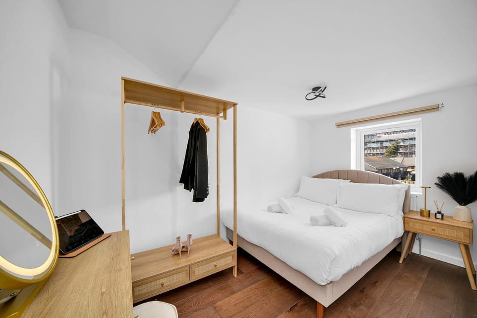 Bed, Photo of the whole room, Bedroom, towels, wardrobe