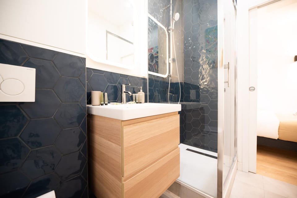 Shower, Bathroom