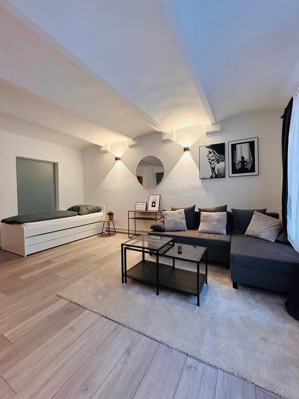 TV and multimedia, Living room, Seating area