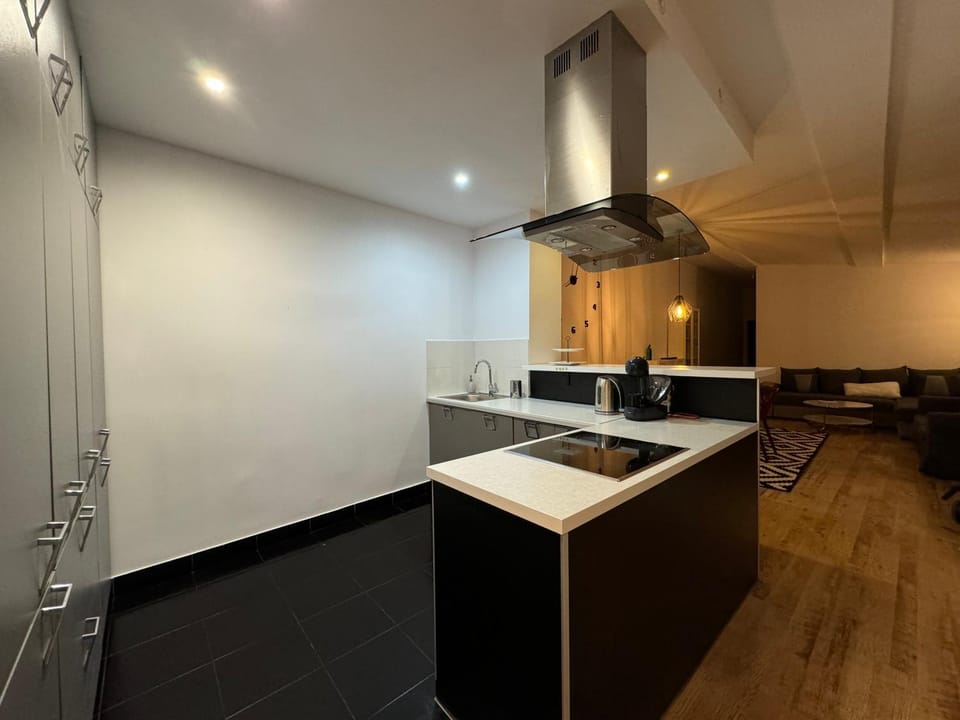 KATO Central 3 - 100m2 - Self check-in - Air Condition Apartment in Poland
