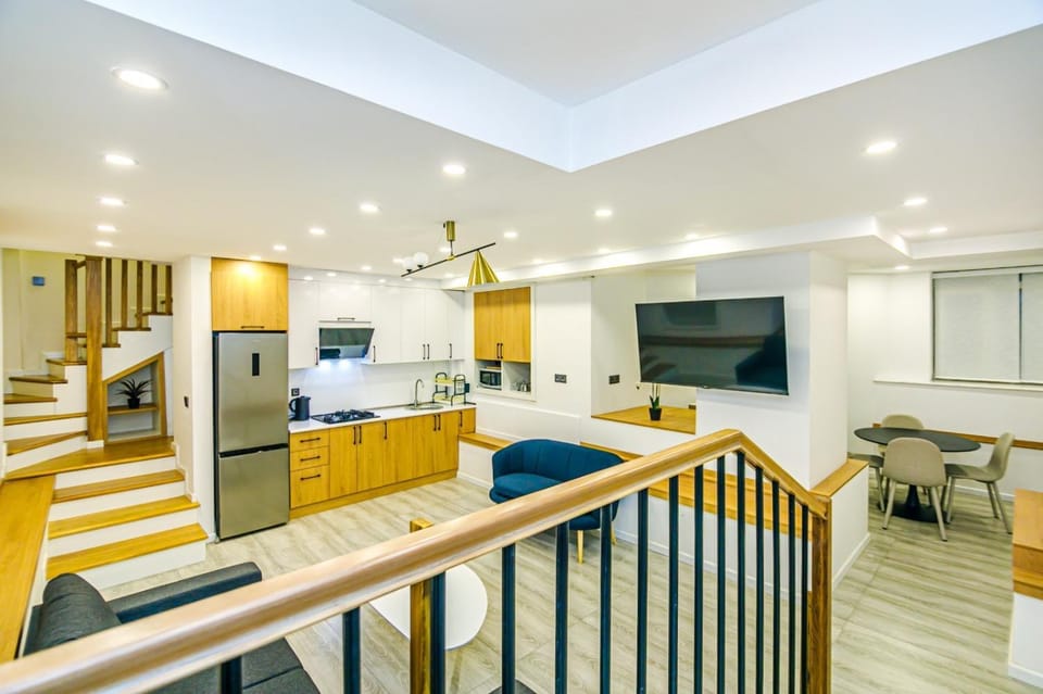 Kitchen or kitchenette, Living room