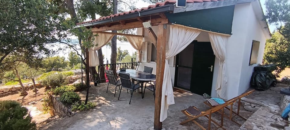 Robinson house Kata House in Split-Dalmatia County