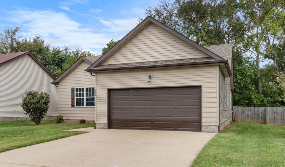 The Gate 4 Getaway! House in Clarksville