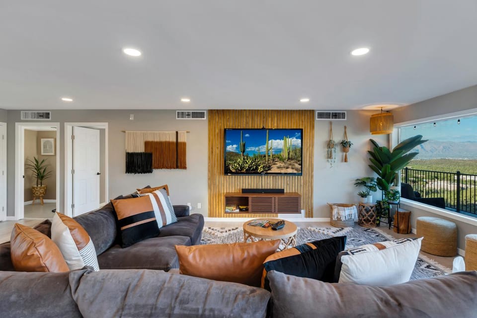 The Horizon Haven - Gem Show House in Tucson Estates