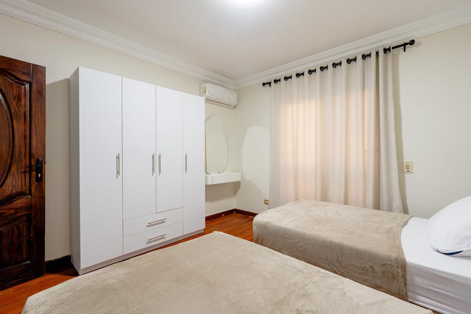 Bed, Photo of the whole room, Bedroom, wardrobe