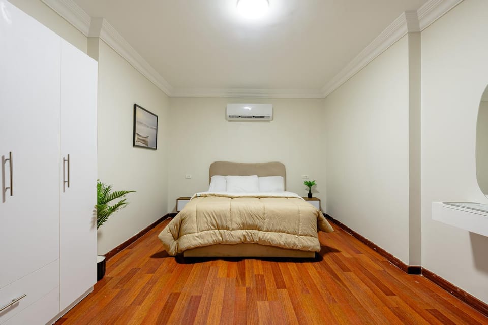 Bed, Photo of the whole room, Bedroom, air conditioner