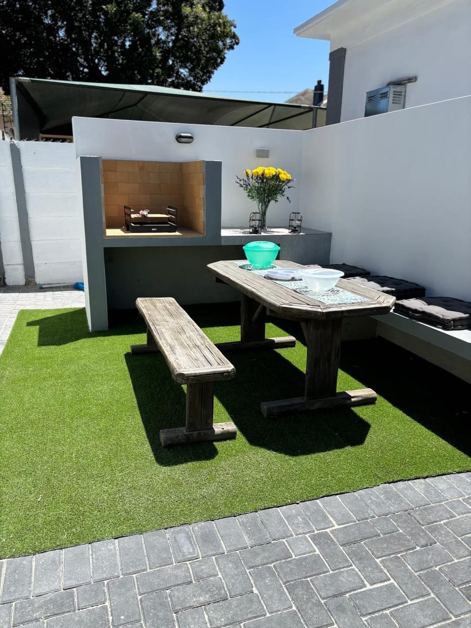 BBQ facilities, Seating area
