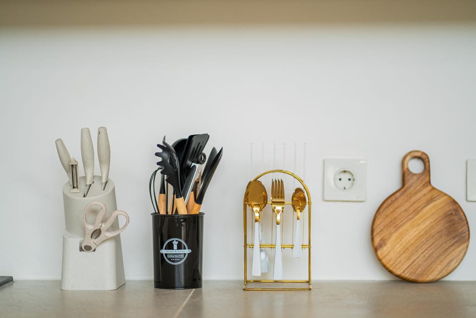 Kitchen or kitchenette, kitchen