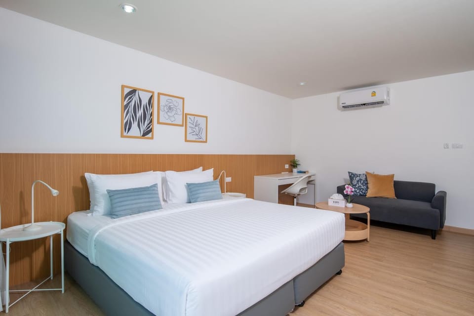 Living room, Bedroom, air conditioner