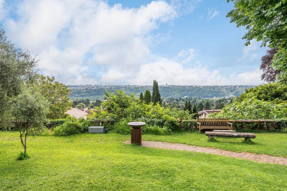 The terasse - Sublime residence with swimming pool Villa in Auvergne-Rhône-Alpes