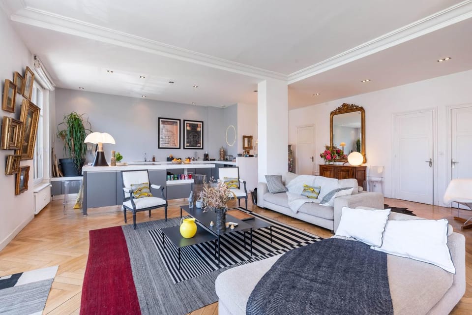 Panorama - Magnificent flat with breathtaking view of Fourvière Basilica Apartment in Lyon