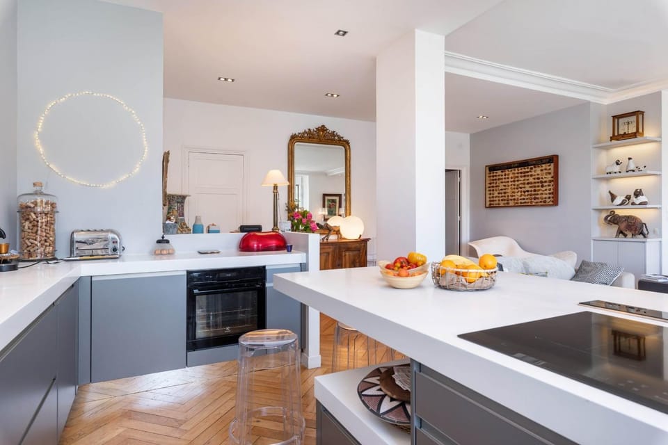 Panorama - Magnificent flat with breathtaking view of Fourvière Basilica Apartment in Lyon