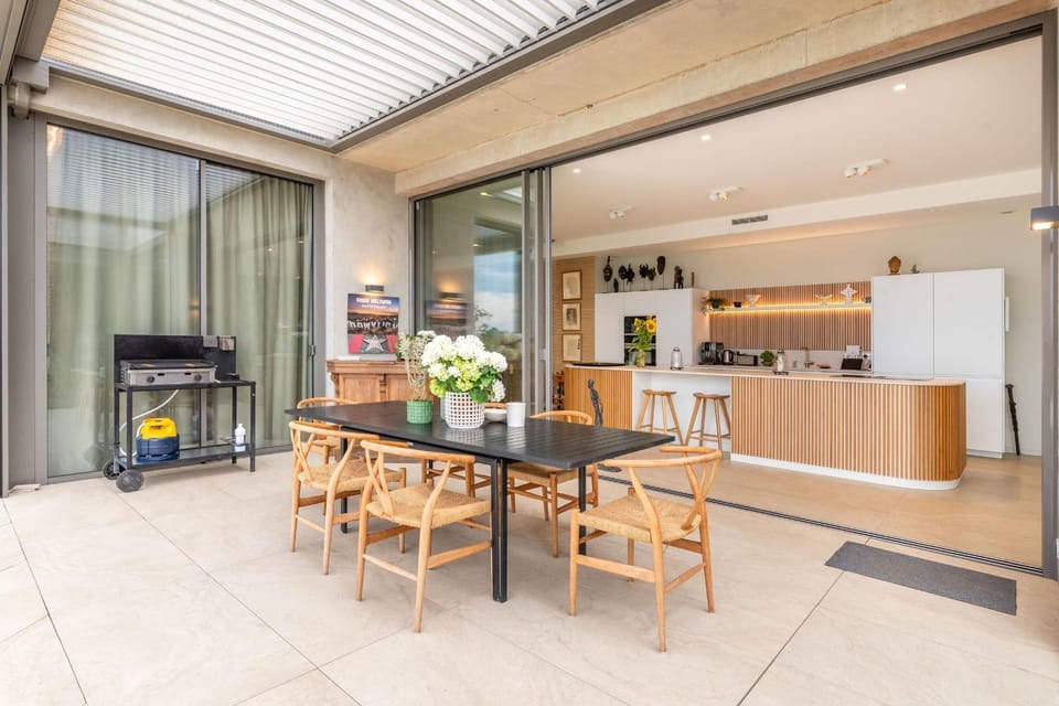 Futuriste - Exceptional residence with panoramic view Villa in Auvergne-Rhône-Alpes