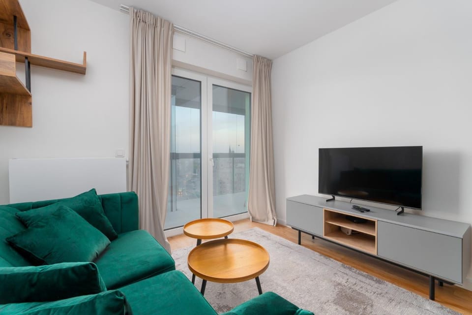 Communal lounge/ TV room, TV and multimedia, Living room, Seating area, Evening entertainment