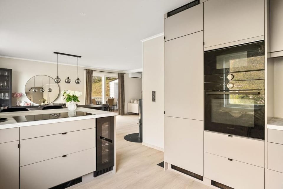 Living room, Dining area, kitchen