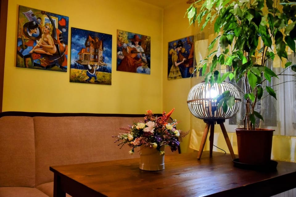 Living room, Decorative detail, Seating area, Dining area