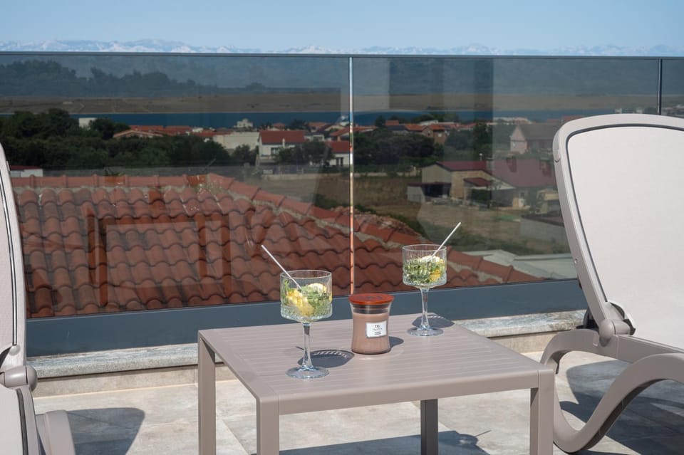 View (from property/room), Balcony/Terrace, Mountain view, Sea view