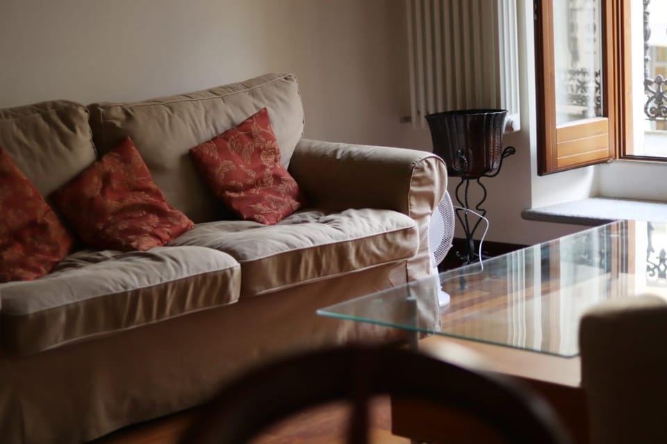 Bed, Living room, Photo of the whole room