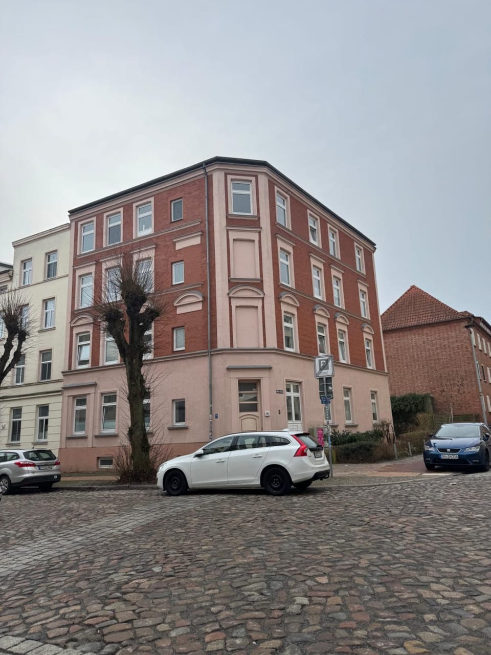 Property building, Street view