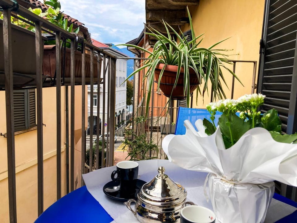 Balcony/Terrace, City view, Lake view
