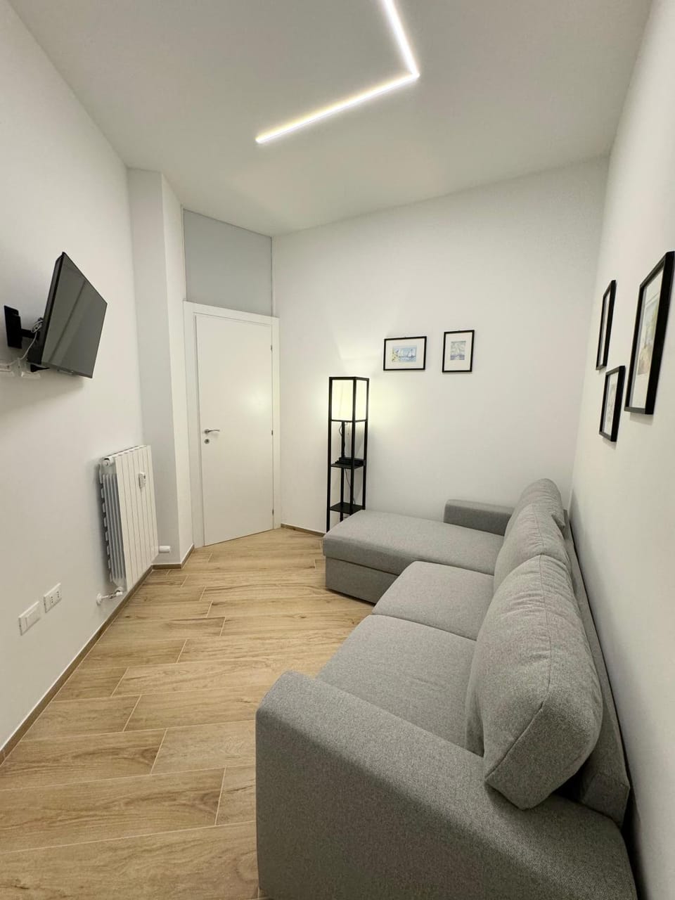 TV and multimedia, Photo of the whole room