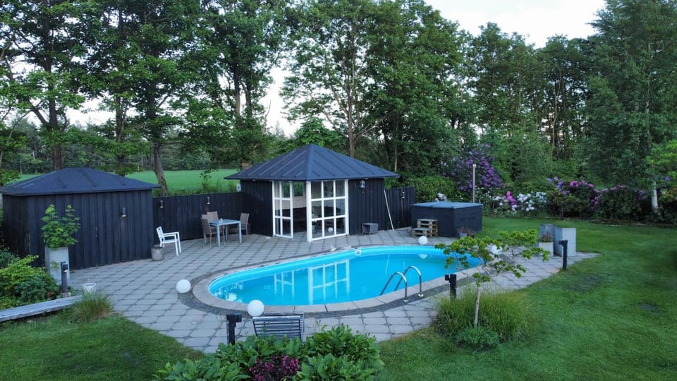 Aneks i rolige omgivelser-adgang til pool og sauna House in Central Denmark Region