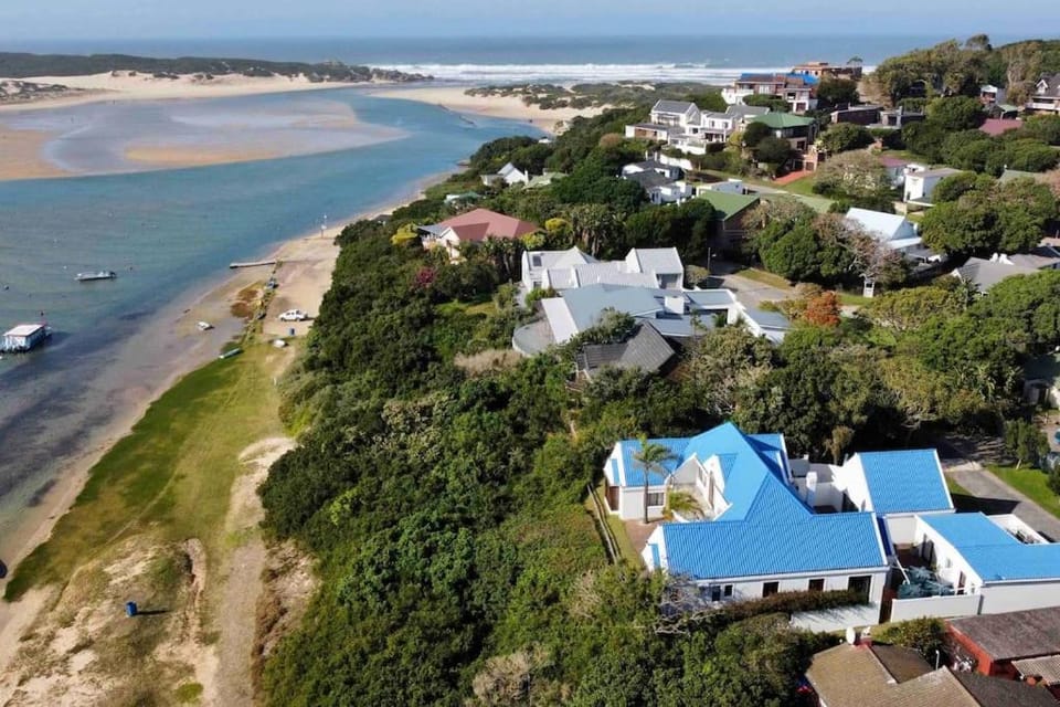 River Paradise Villa in Eastern Cape