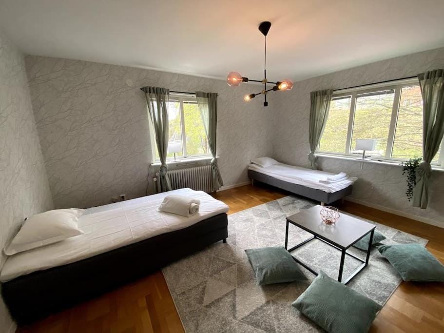 Härlig lägenhet med fri parkering Apartment in Västra Götaland County