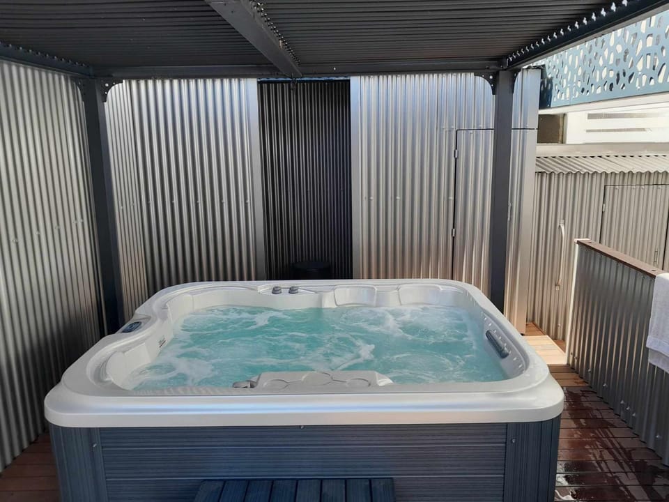 Hot Tub, Spa and wellness centre/facilities