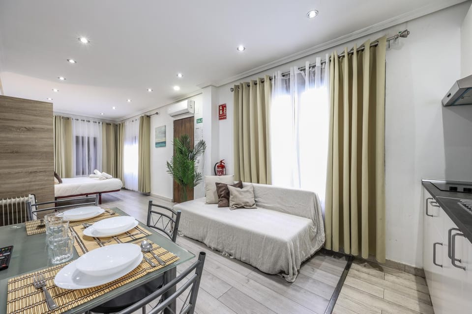 Classy Studio close to Retiro Park, Madrid Apartment in Madrid