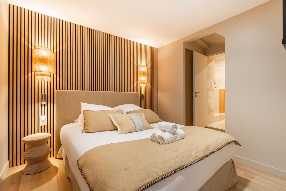 Bed, Photo of the whole room, Bedroom, towels, wardrobe