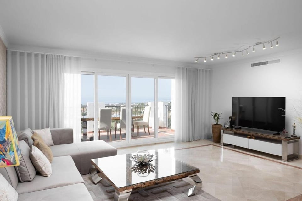 Lovely two bedroom apartment with panoramic sea views Apartment in Costa del Sol