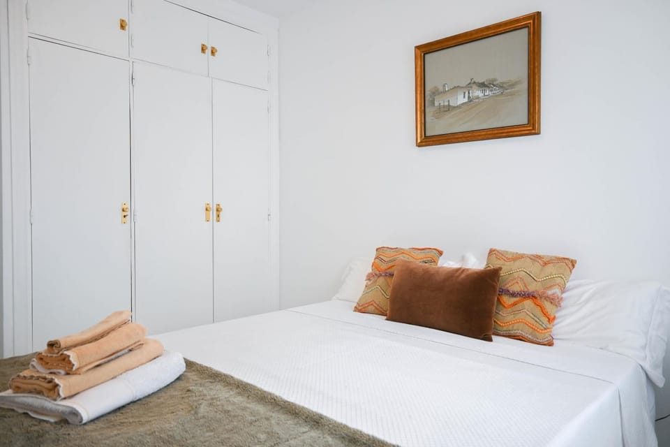 Bed, Photo of the whole room, Bedroom, towels, wardrobe