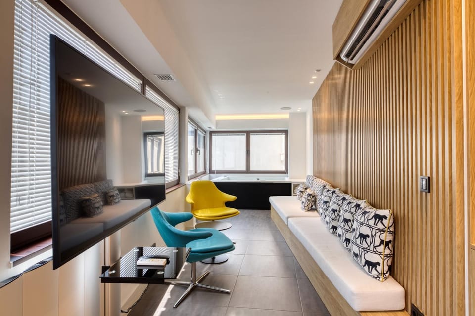 TV and multimedia, Living room, Seating area