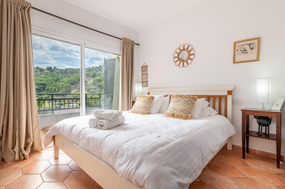 Living room, Bedroom