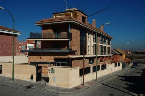 Property building, Facade/entrance, Day, Neighbourhood