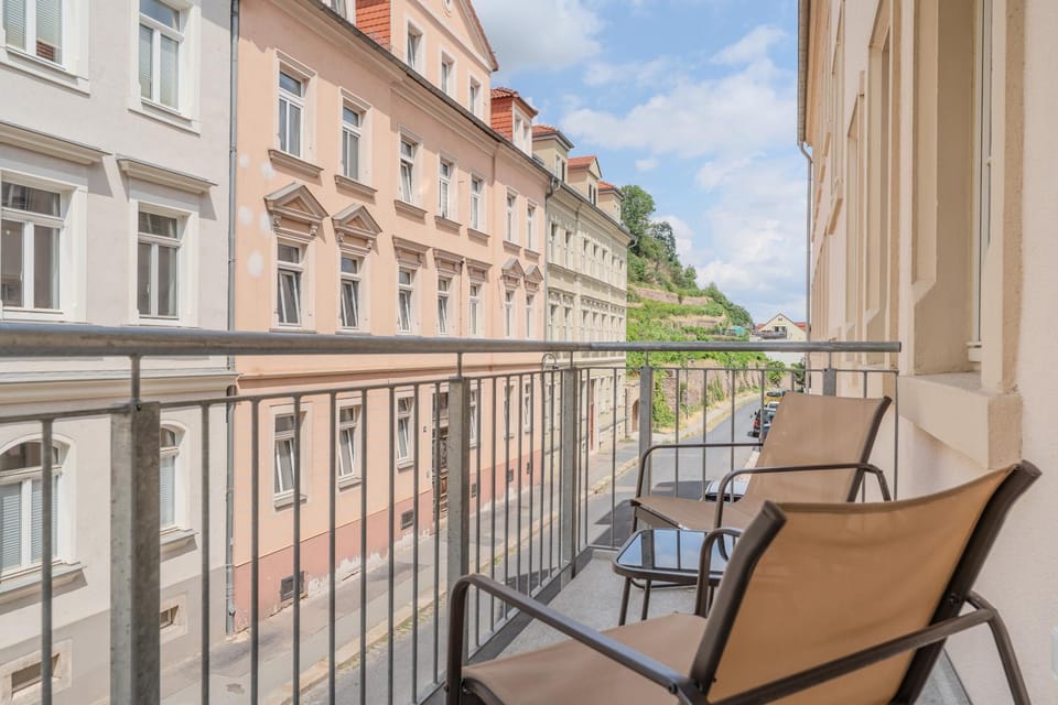 Property building, Day, View (from property/room), Balcony/Terrace