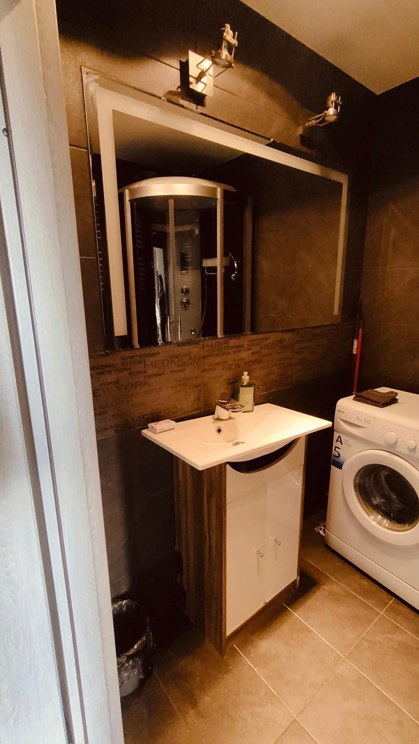 Bathroom, washing machine