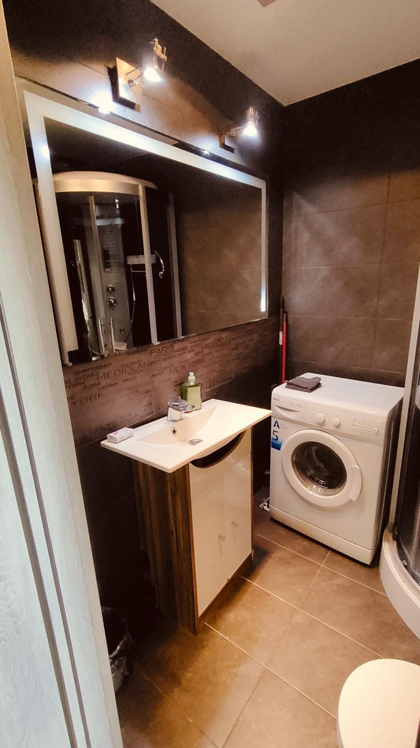 Bathroom, washing machine