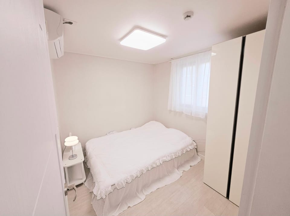 리사 스테이 로맨틱 프라이빗 테라스, 무료주차, 2룸 Bed and Breakfast in Daegu