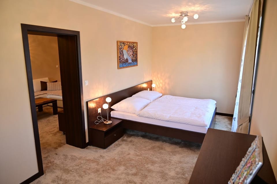 View (from property/room), Photo of the whole room, Bedroom, Mountain view