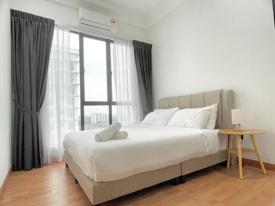 1min to Paradigm Mall 2to 5pax Platino MujiStyle Apartment in Johor Bahru