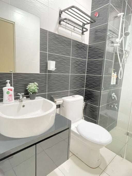 1min to Paradigm Mall 2to 5pax Platino MujiStyle Apartment in Johor Bahru