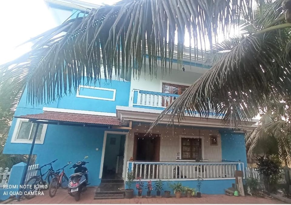 Gayatri home stay, Spacious 3bhk apartment near Baga beach House in Baga