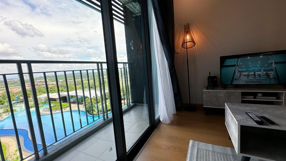 TV and multimedia, View (from property/room), Balcony/Terrace, Pool view
