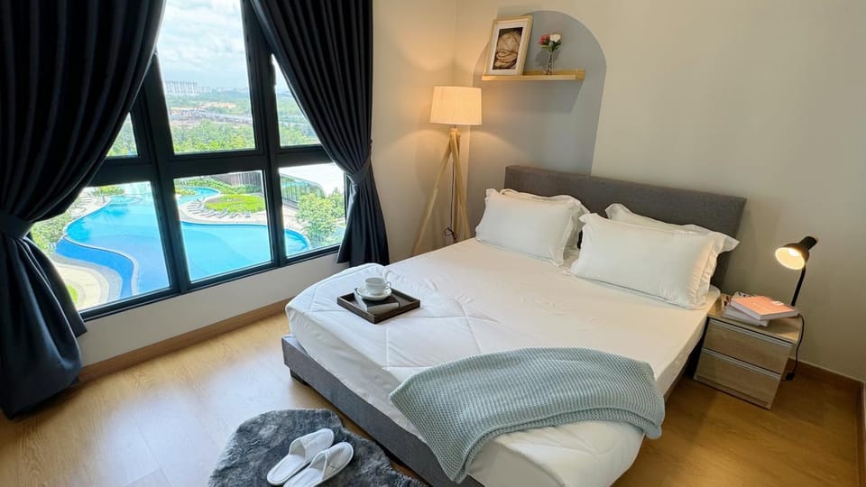 Bed, Natural landscape, Photo of the whole room, Bedroom, Pool view, Swimming pool, towels