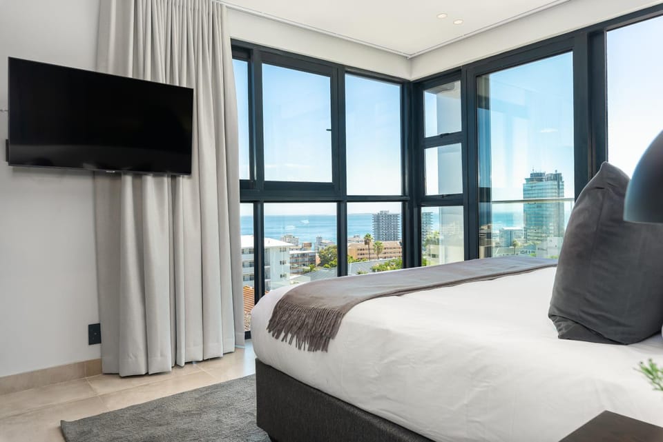 Bed, TV and multimedia, View (from property/room), Bedroom, Sea view