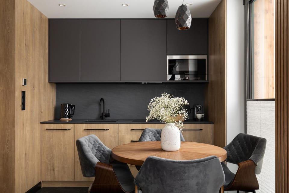 Coffee/tea facilities, Kitchen or kitchenette, Dining area