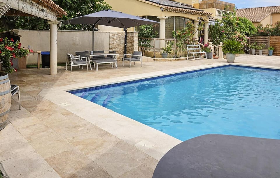 4 Bedroom Amazing Home In Les Angles House in Avignon