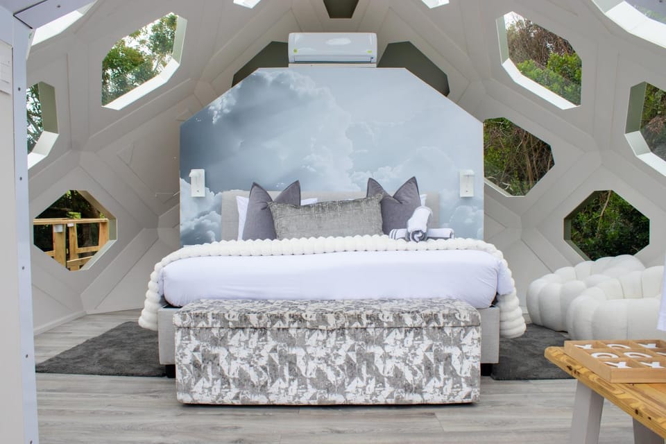 Decorative detail, Seating area, Bedroom, heating